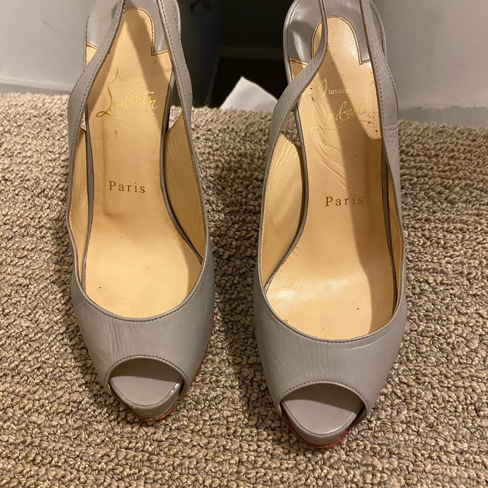 Louis Vuitton Grey Sling Back Heals Sz 7.5